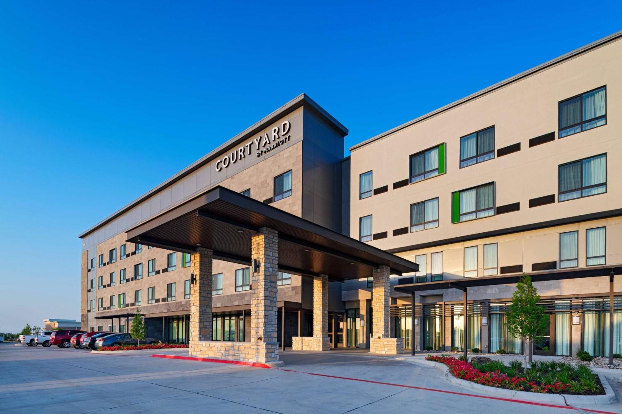 Courtyard Dallas Grand Prairie Exterior photo